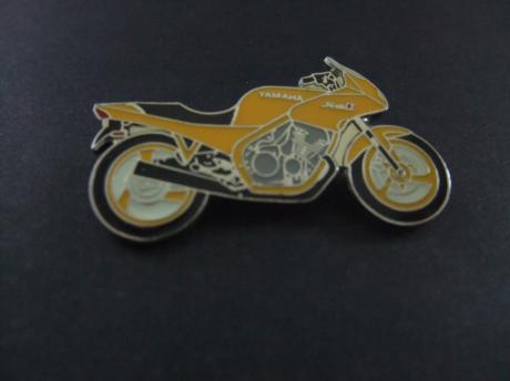 Yamaha XJ600 Diversion motor geel, motor naar rechts